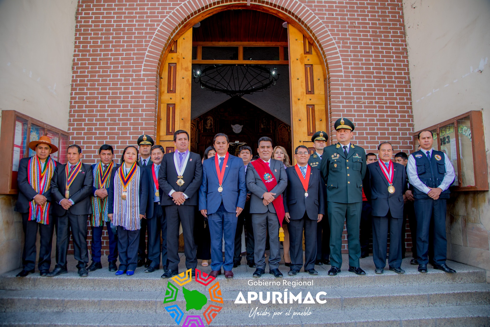 Gobernador regional Percy Godoy rindió homenaje al Perú con fervor patriótico e identidad nacional en imponente desfile cívico institucional
