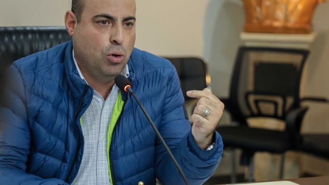 En un hecho histórico, se aprobó por unanimidad en sesión de concejo, la ordenanza municipal que aprueba la modificación y restricción de la clasificación industrial de Ventanilla. 