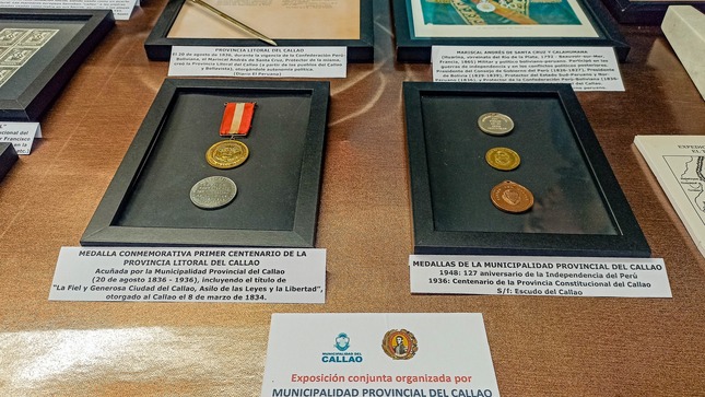 Organizamos una exposición conjunta con el Instituto Sanmartiniano del Perú, en la que mostramos artículos y objetos históricos y culturales sobre el libertador José de San Martín
