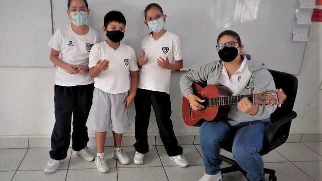 Estudiantes participan en concurso