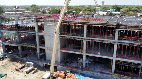 Construcción de establecimiento de salud Tacalá supera avance programado
