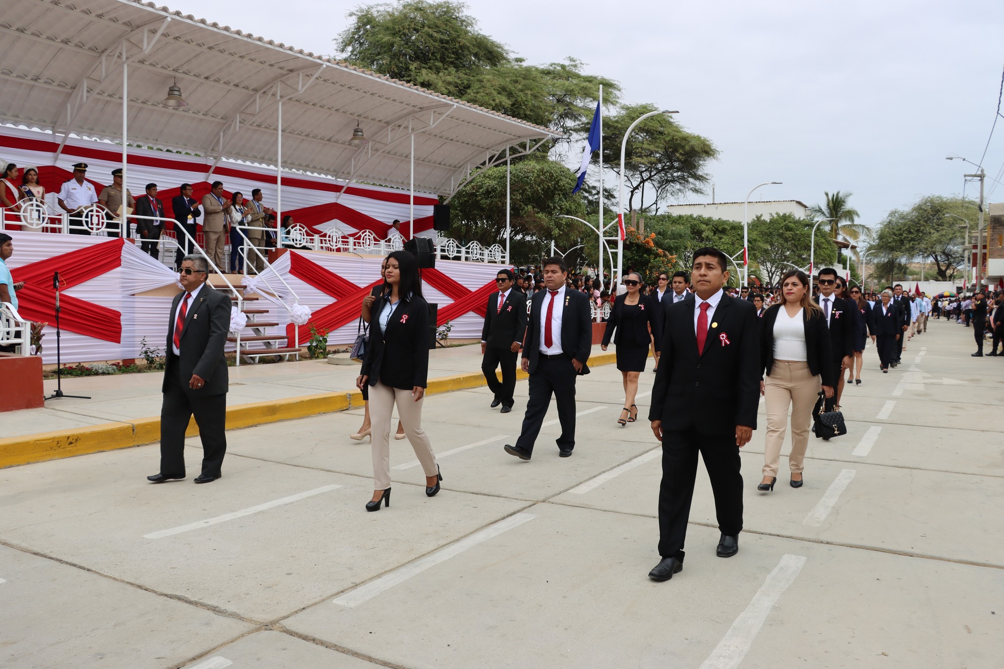EL DISTRITO DE MÁNCORA DEMUESTRA SU AMOR A LA PATRIA