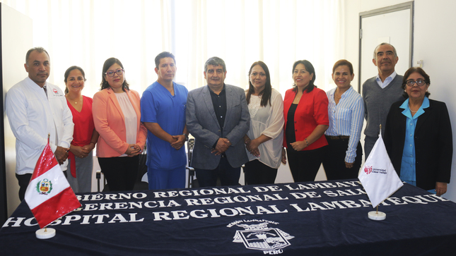 Hospital Regional Lambayeque firma convenio con Universidad César Vallejo para estudiantes de Psicología