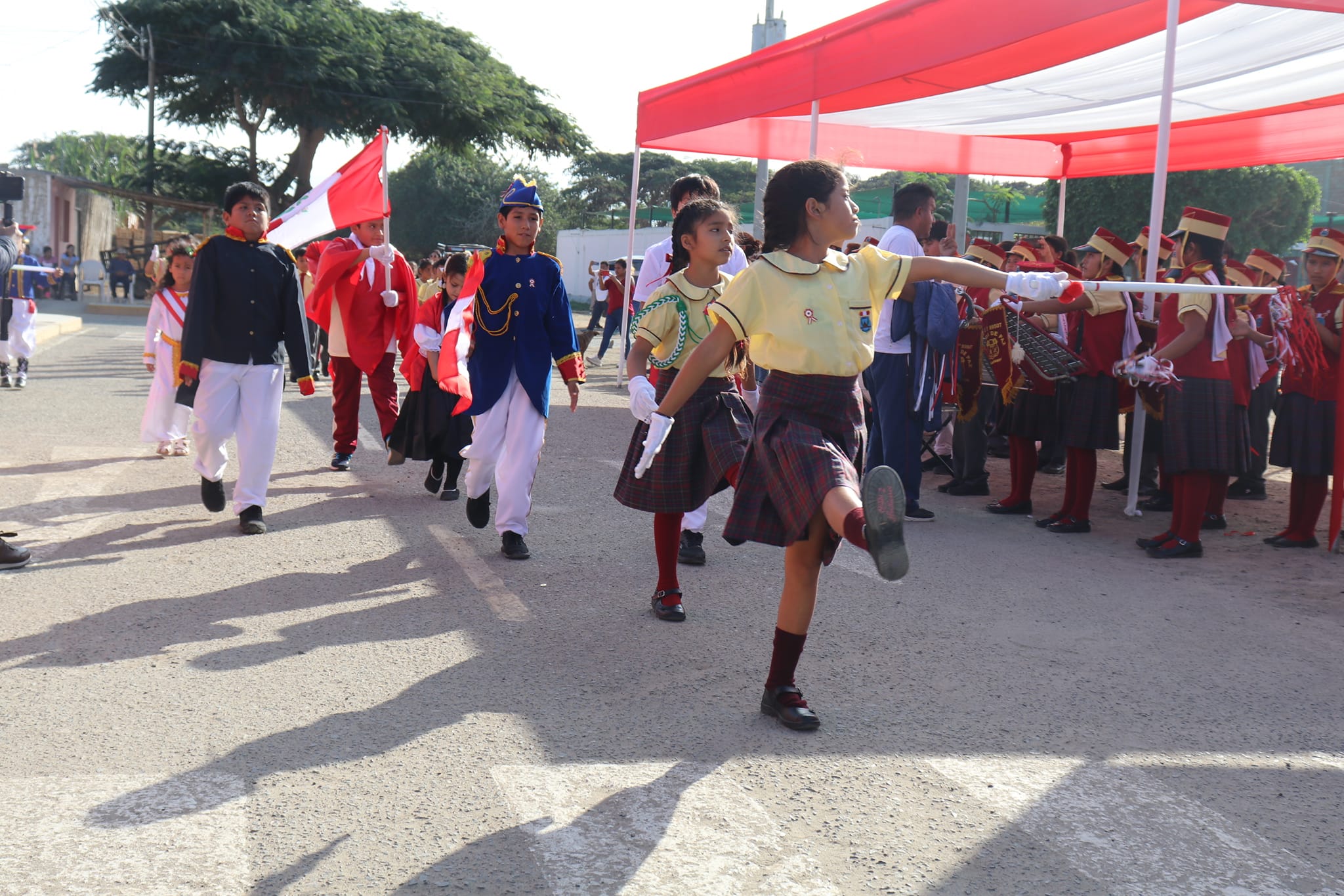 Huacatambo se viste de Rojo y Blanco