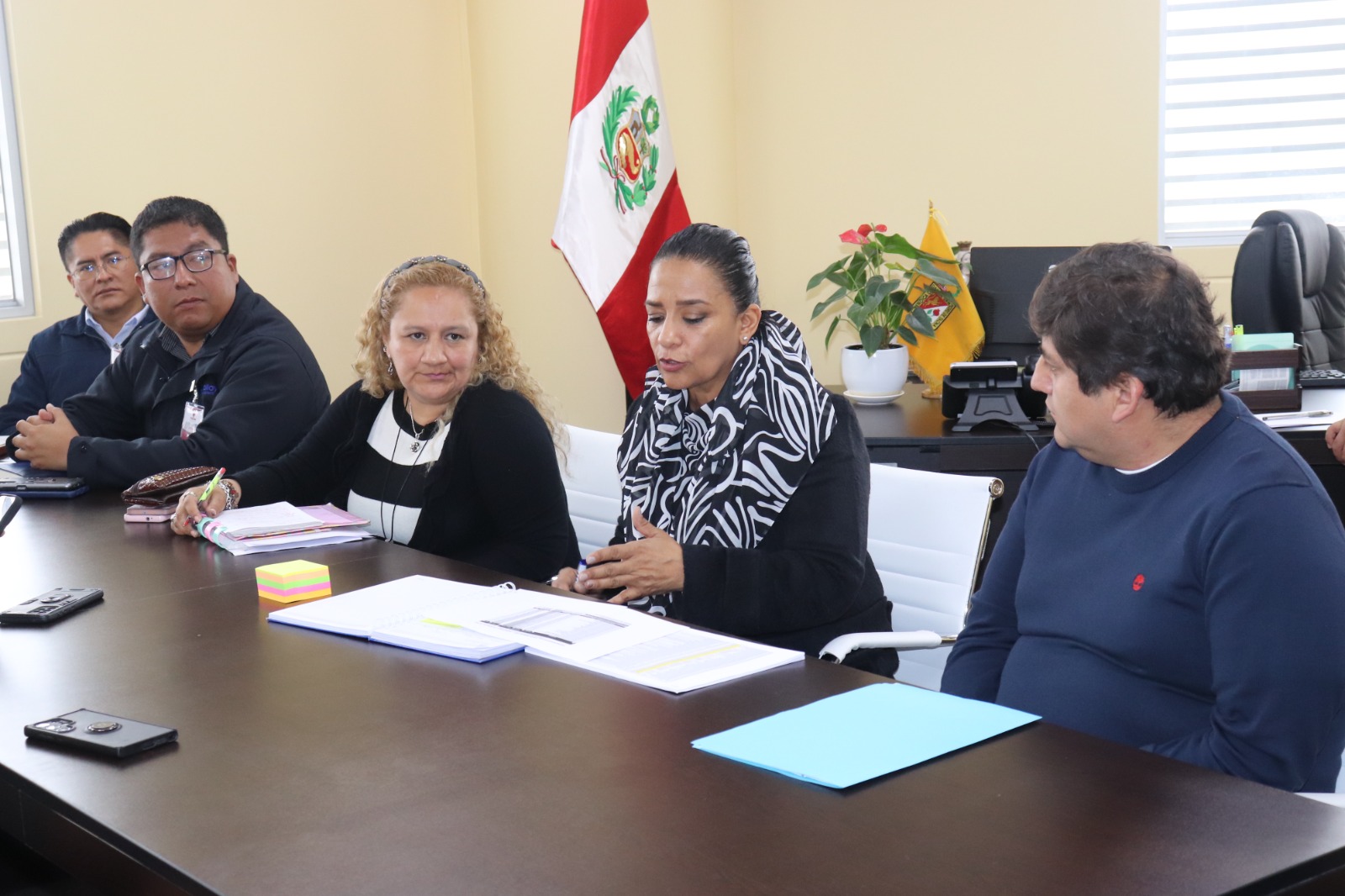 Gobernadora Regional y alcaldes toman medidas ante reducción de canon minero