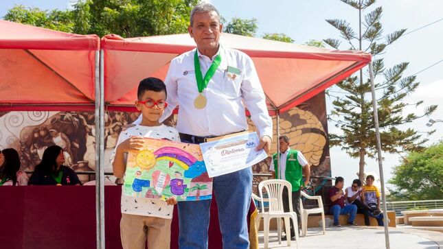 MUNICIPALIDAD DE SULLANA PREMIÓ A GANADORES DEL 1° CONCURSO DE DIBUJO Y PINTURA PARA PERSONAS CON DISCAPACIDAD