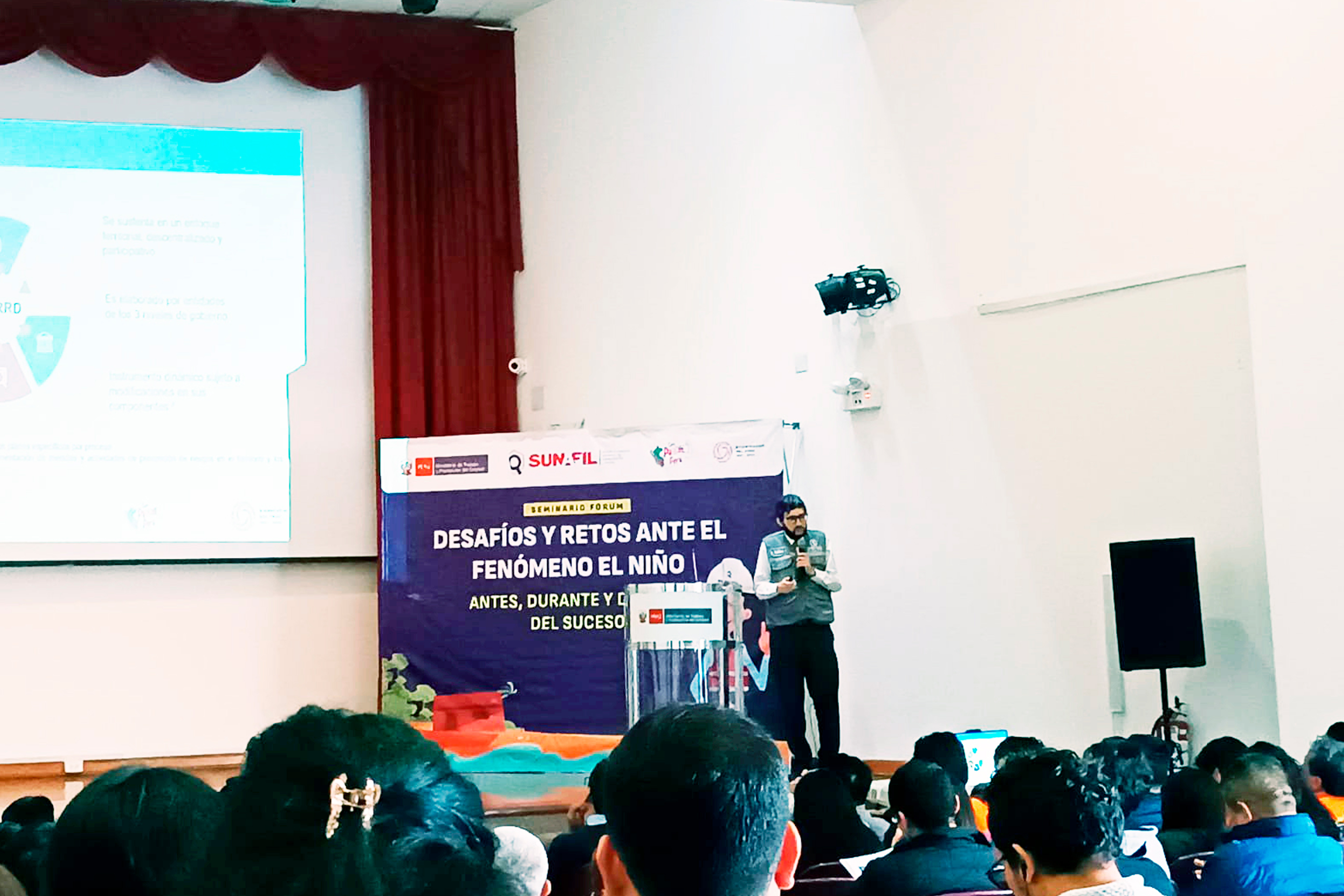 Participamos en el Seminario Fórum: “Desafío y retos ante el Fenómeno del Niño- Antes, durante y después del suceso”
