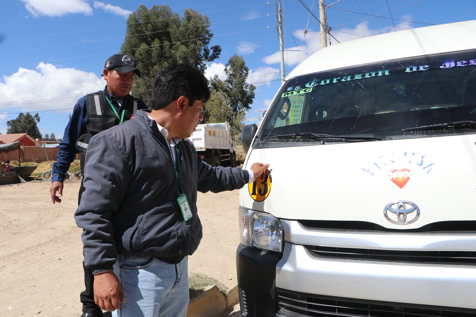MPH supervisa cumplimiento de paraderos de empresa de transporte
Una de las unidades fue enviada al depósito municipal