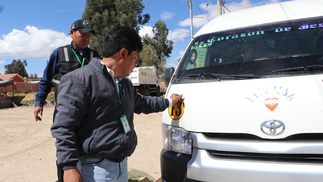 MPH supervisa cumplimiento de paraderos de empresa de transporte 
Una de las unidades fue enviada al depósito municipal 
