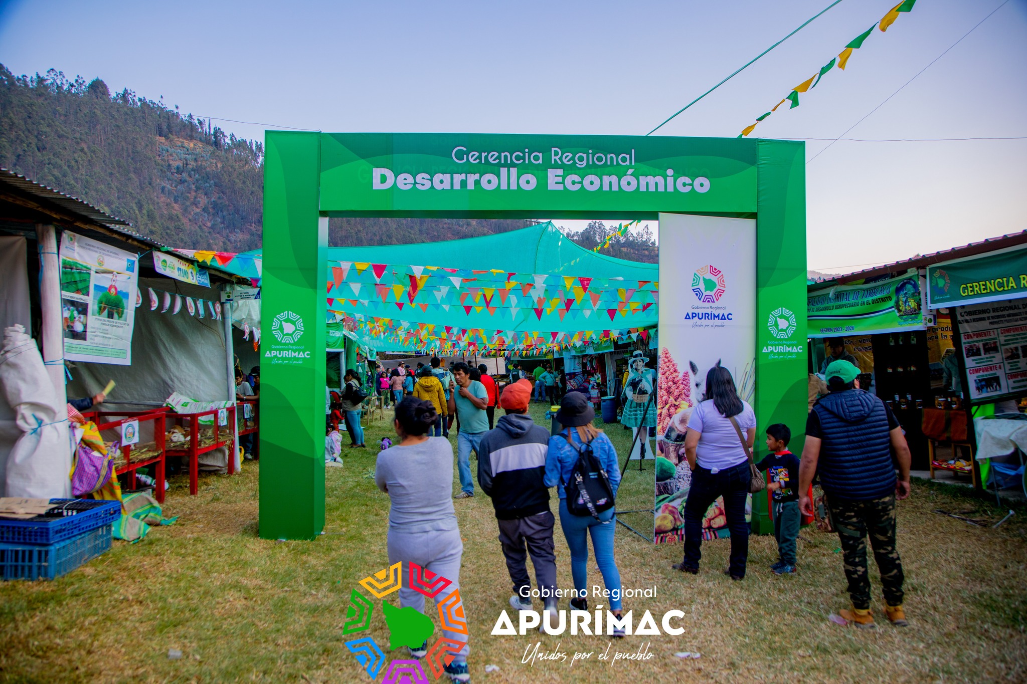 Masiva presencia de la población en el segundo día de la Feria San Antonio 2023