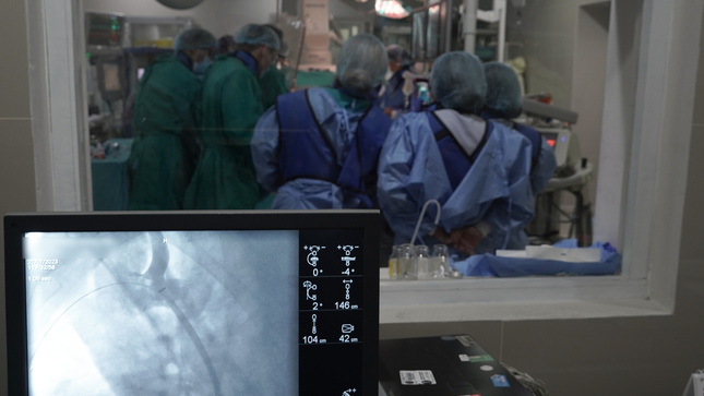 Hospital Hipólito Unanue realiza implante de Endoprótesis a paciente de 52 años