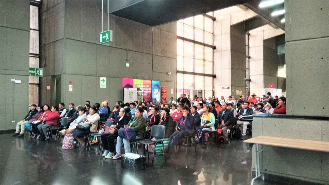 Indecopi capacitó y asesoró a más de 180 artesanos que participaron en feria “Ruraq Maki” sobre la importancia de registrar sus marcas