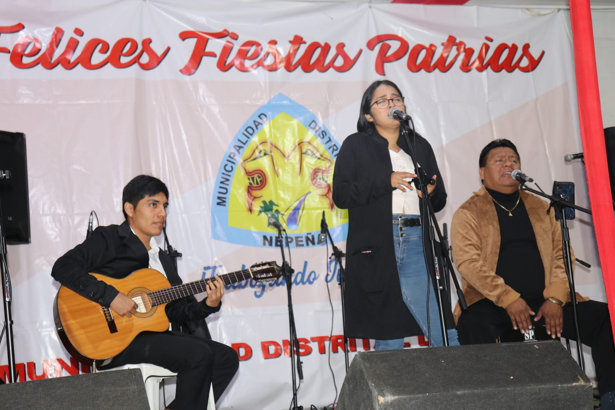  Inició la peña criolla en homenaje al Perú