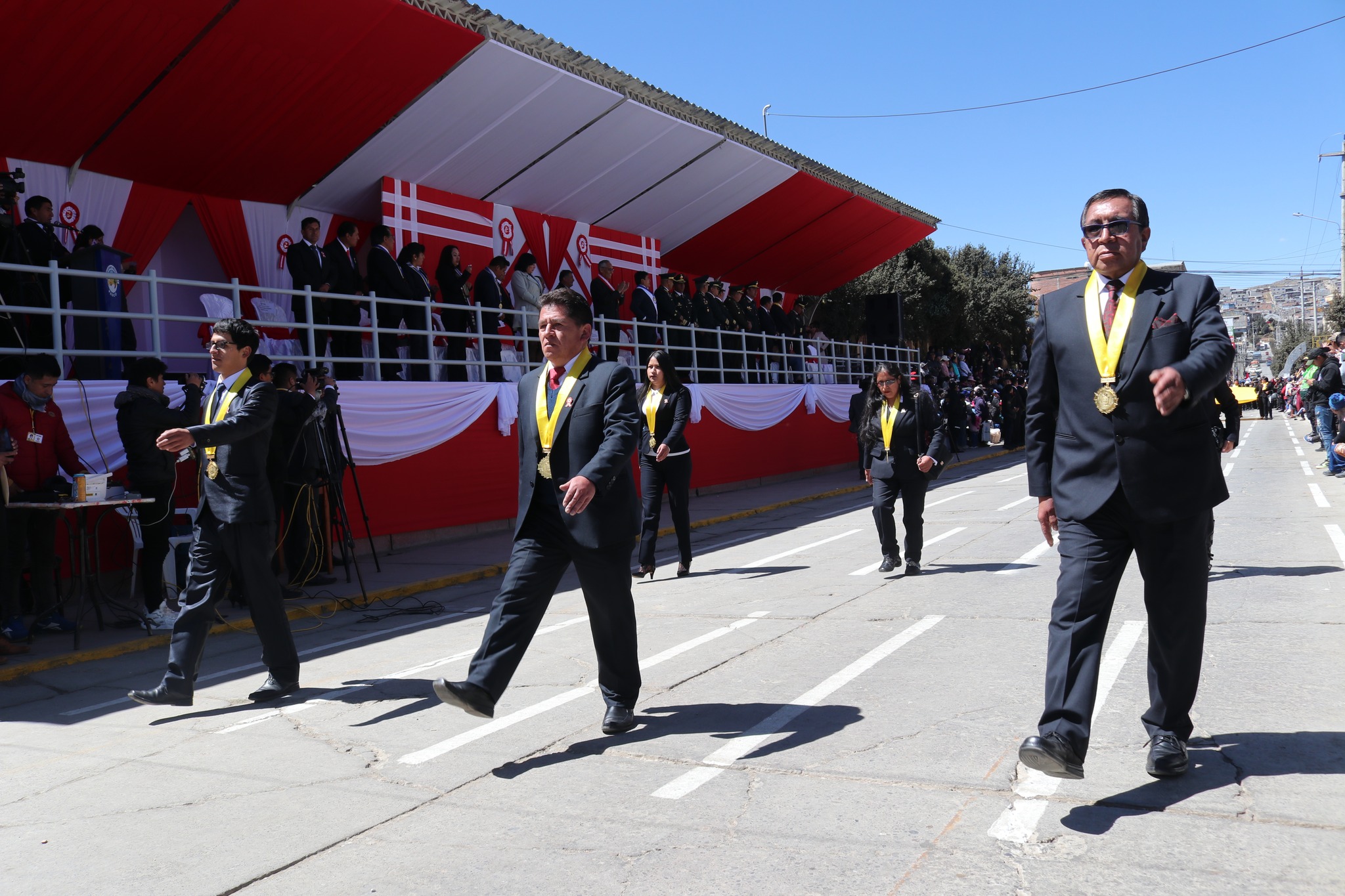 Archivo JPG el desfile de los regidores