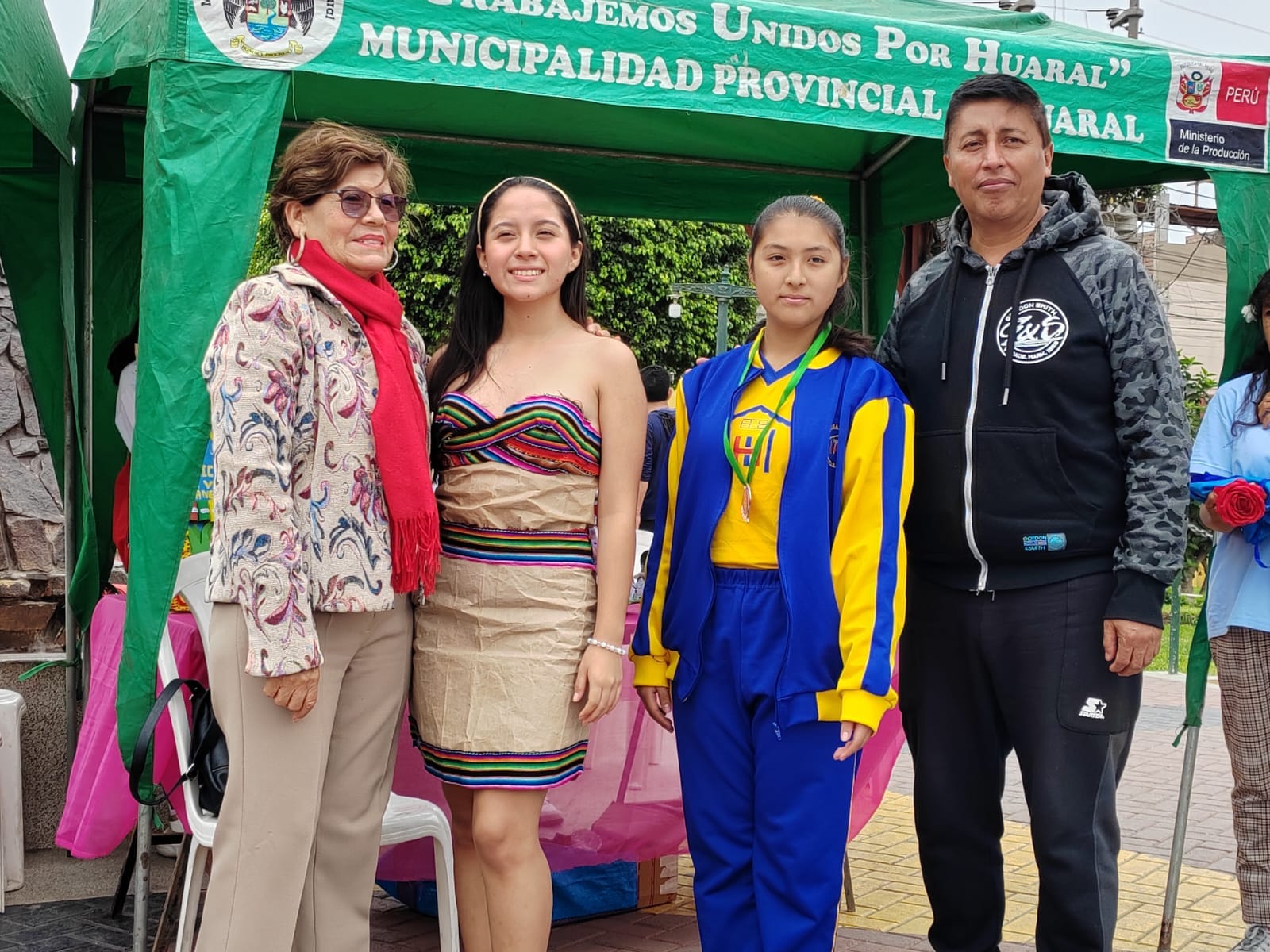 Escolares elaboraron novedosas manualidades en concurso "Ecocrea por el Perú" promovido por la Municipalidad
