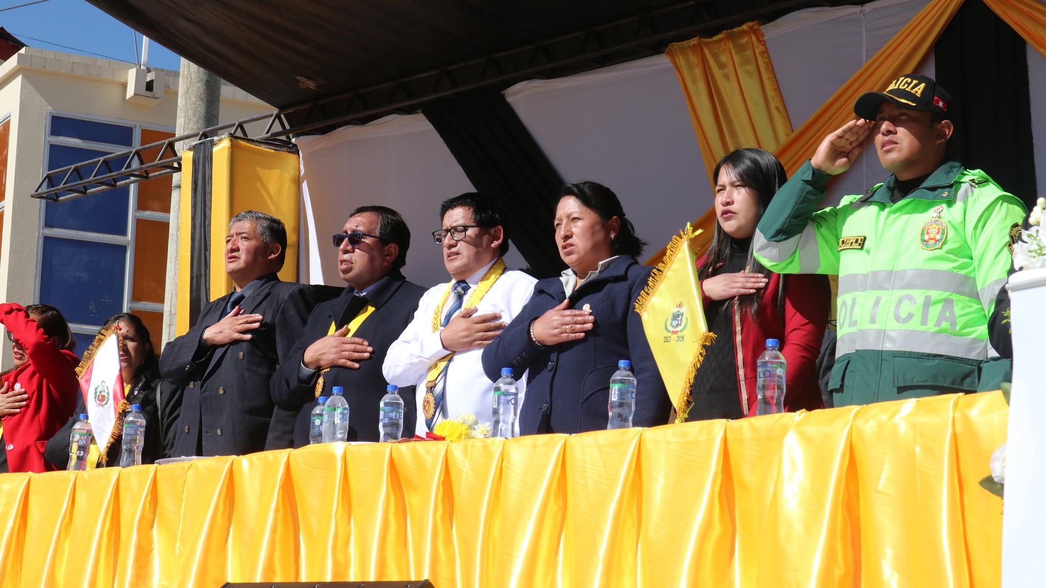 Archivo JPG cantando el himno nacional