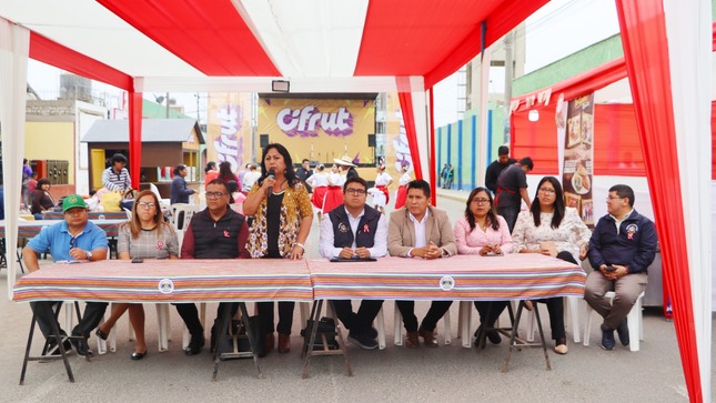 Feria de la Peruanidad abrió hoy sus puertas para el deleite de huaralinos y visitantes