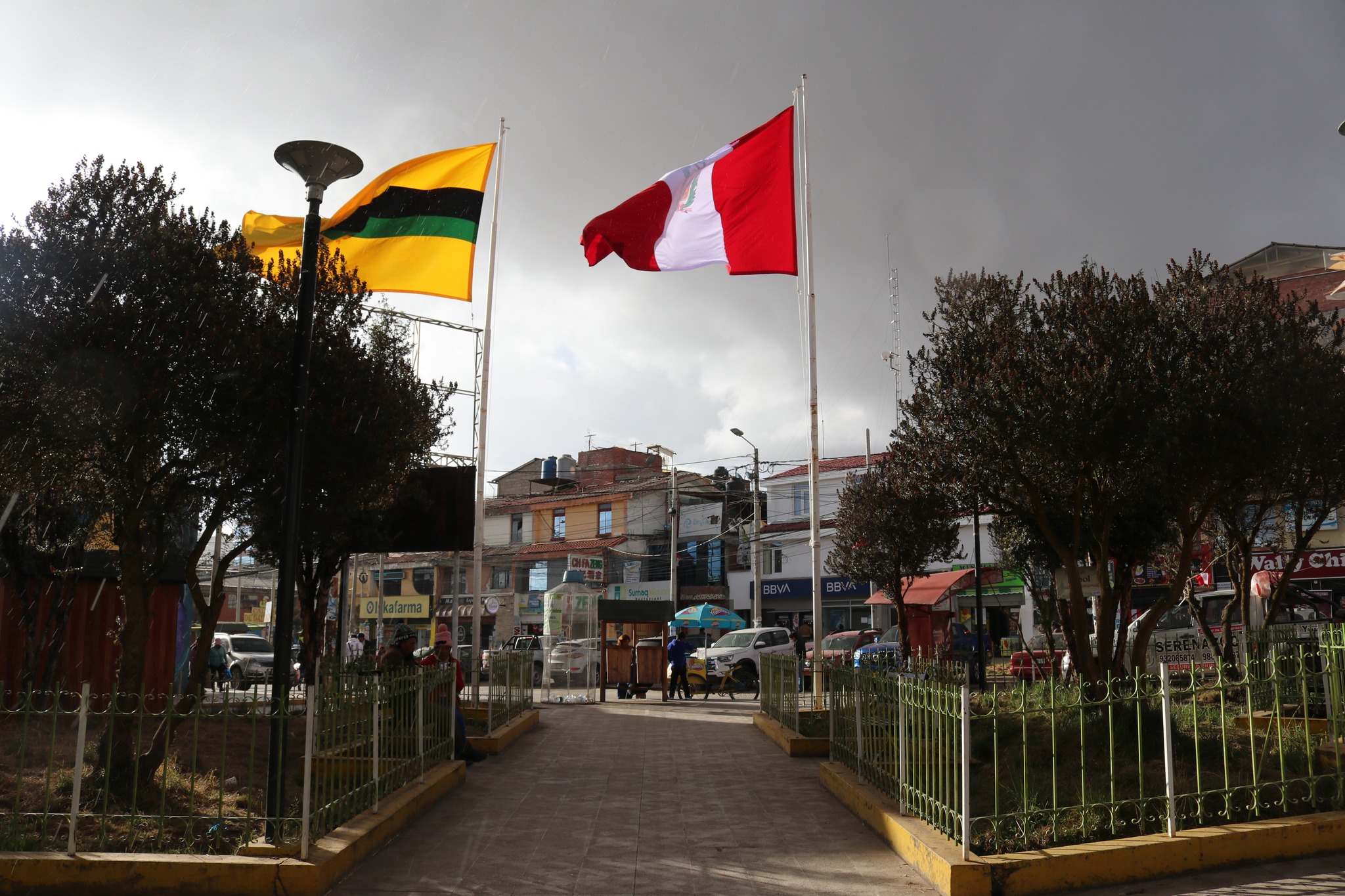 Archivo JPG las banderas en el parque comercio