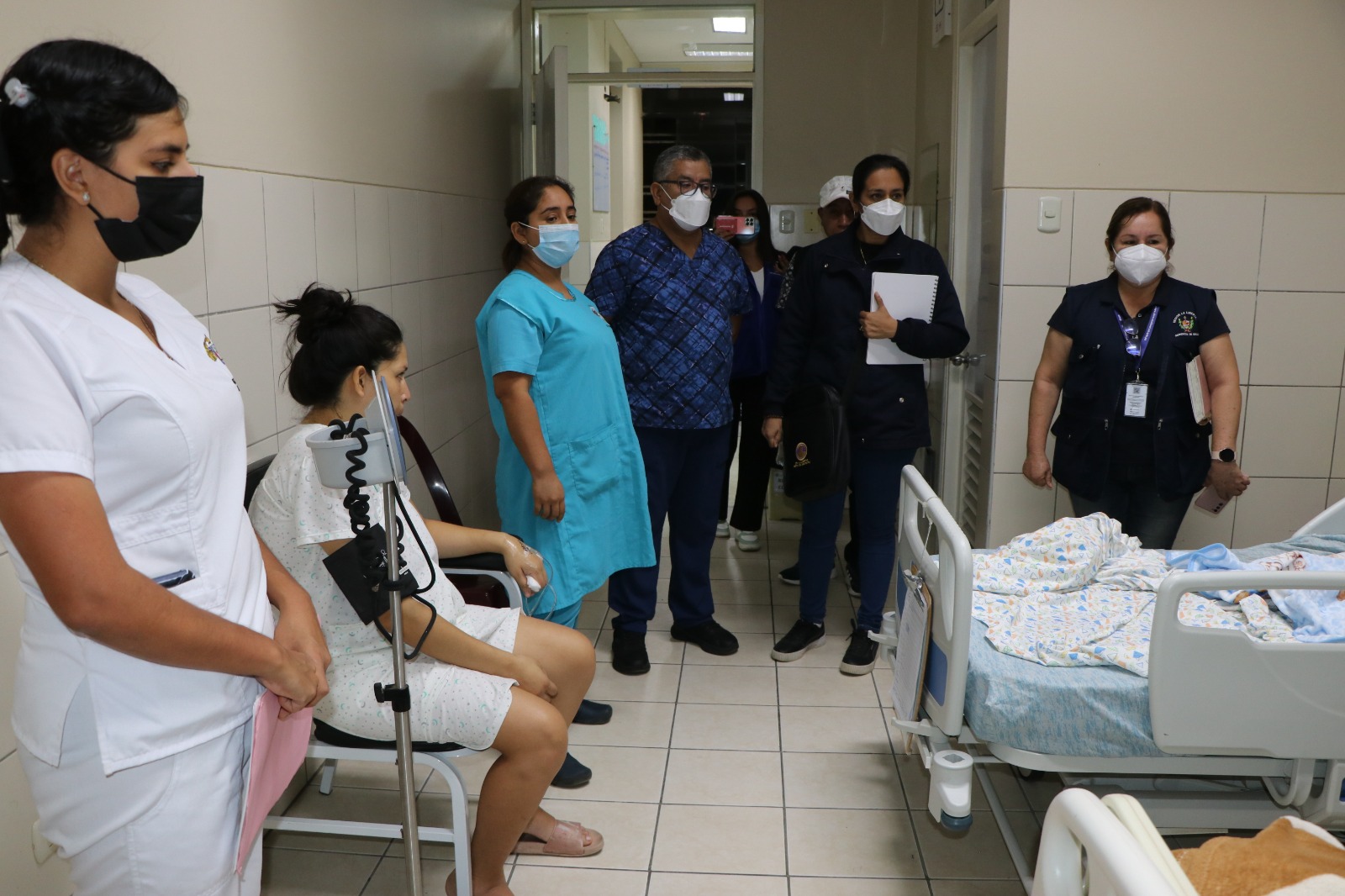 GORE pone en marcha plan ‘Alto al Maltrato’ para denunciar abusos en centros de salud