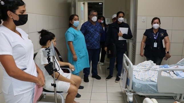 GORE pone en marcha plan ‘Alto al Maltrato’ para denunciar abusos en centros de salud