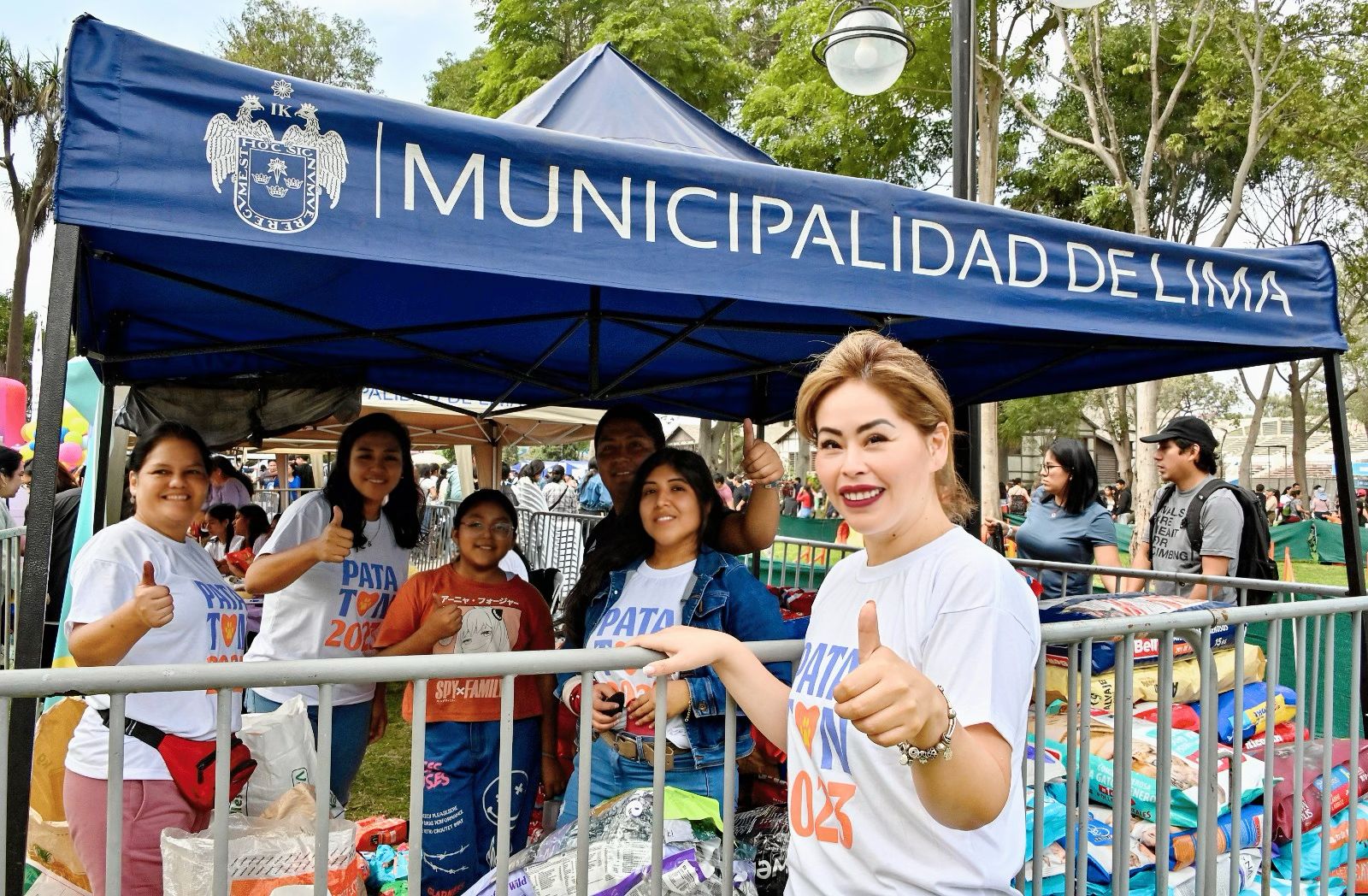 Colecta de alimentos por el Pataton.