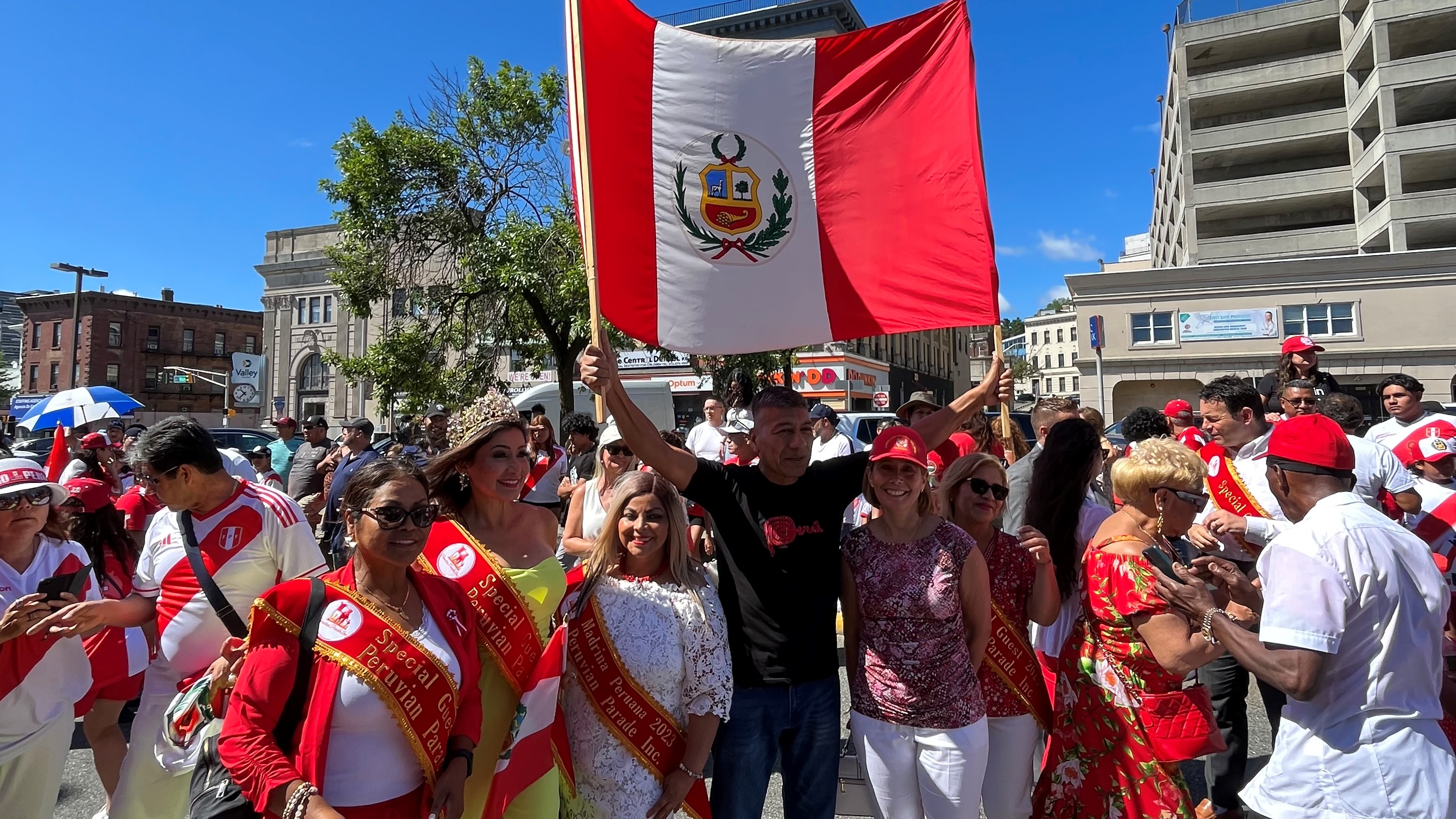 Se realizó gran desfile peruano por Fiestas Patrias en Nueva Jersey