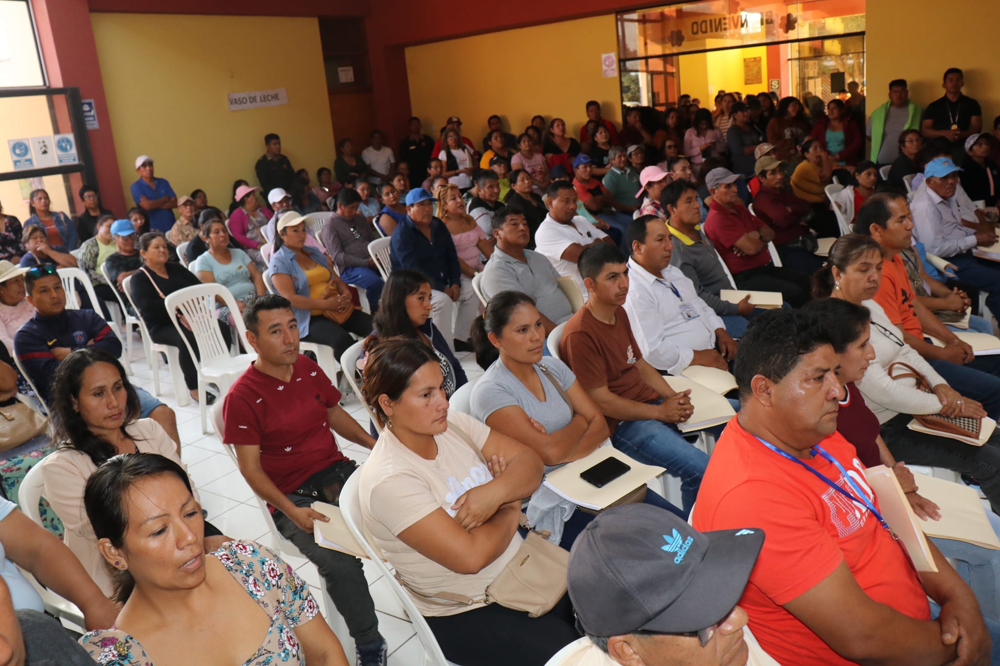 Alcalde recibe el respaldo unánime de las juntas vecinales del distrito