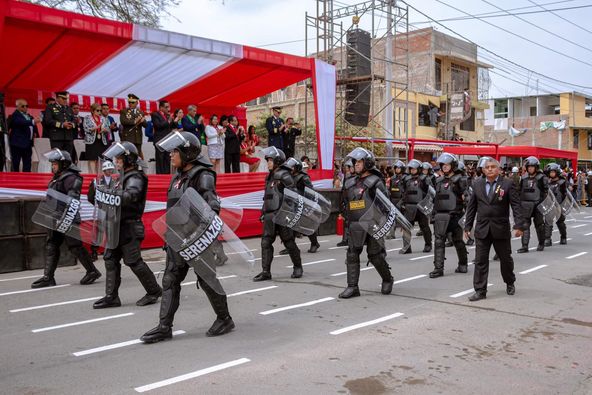 Serenazgo De Sullana Implementados Con Uniforme De Robocop, Motos Y Chalecos Antibalas