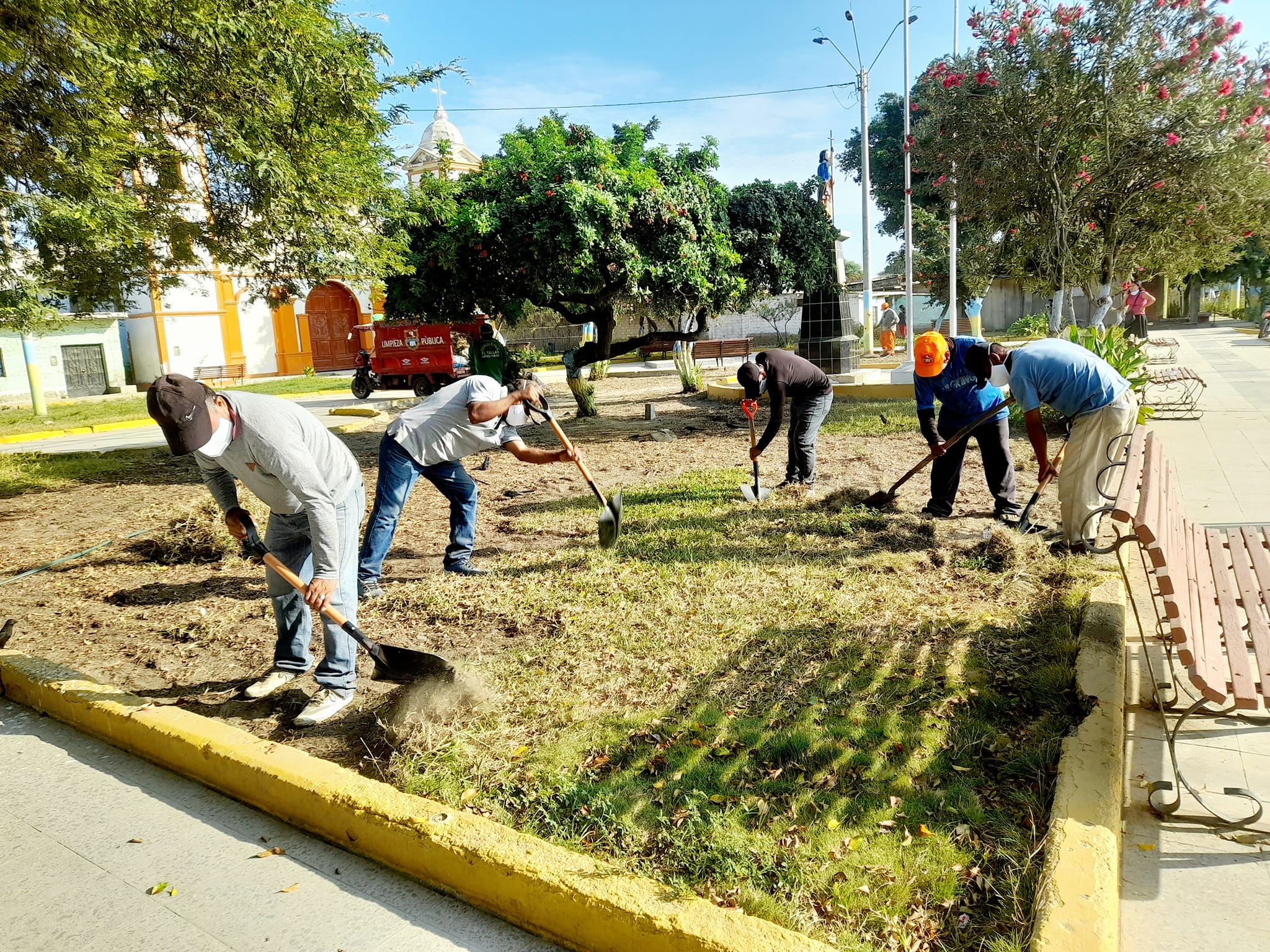 Sirviendo a Nuestro Distrito