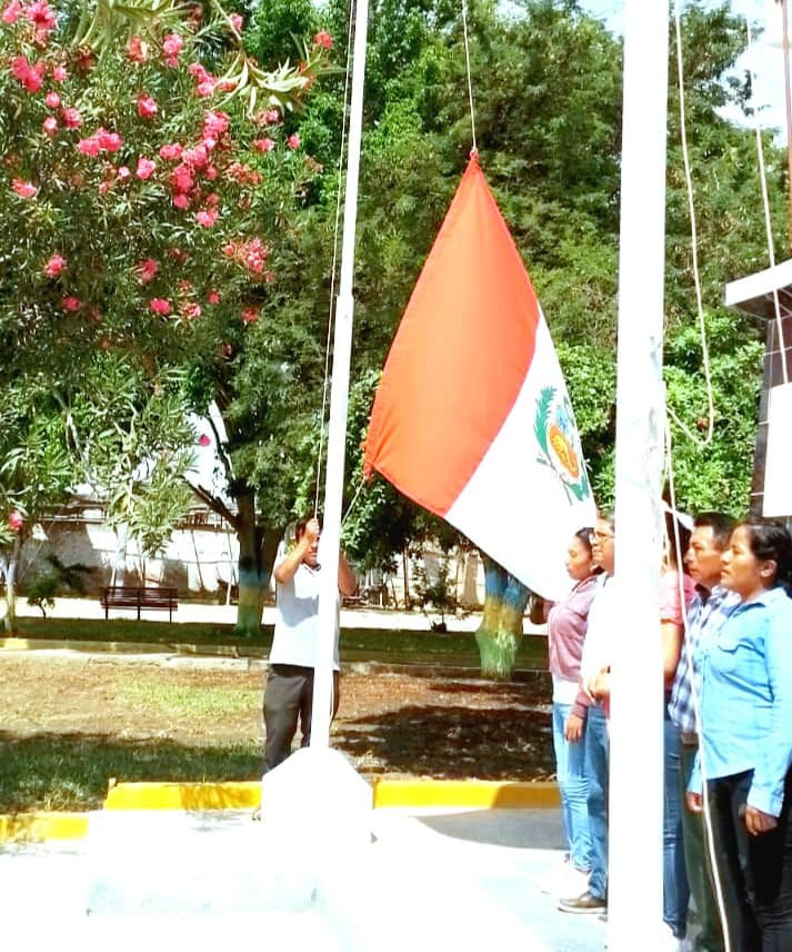 Rindiéndole Honor a Nuestra Bandera Nacional