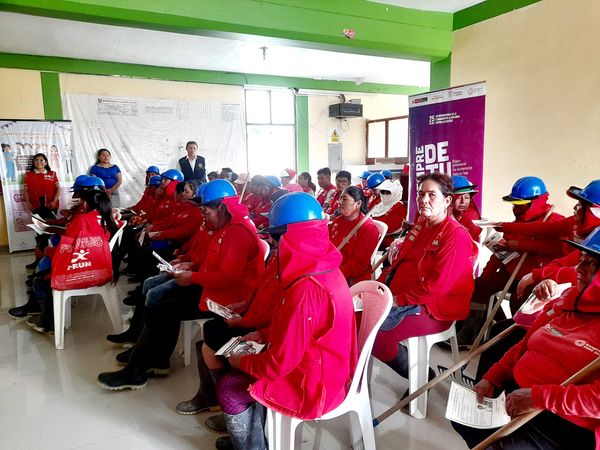 Charla Contra la Violencia de la Mujer y los Integrantes del Grupo Familiar