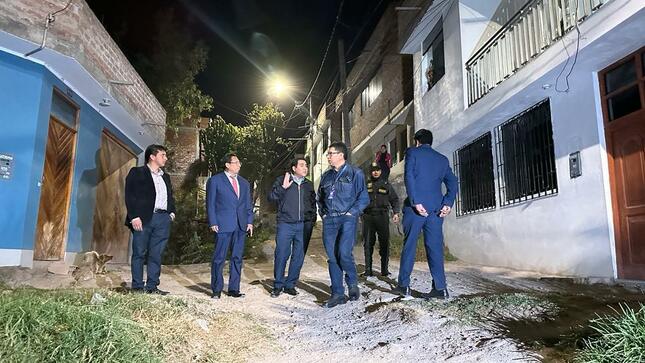 Ayacucho: Electrocentro instala nuevas luminarias LED en lugares estratégicos de Huamanga