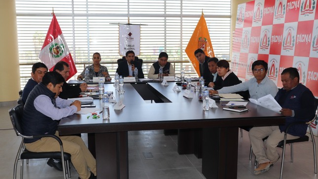 Gobernadora presenta plan de trabajo ante el Consejo Regional