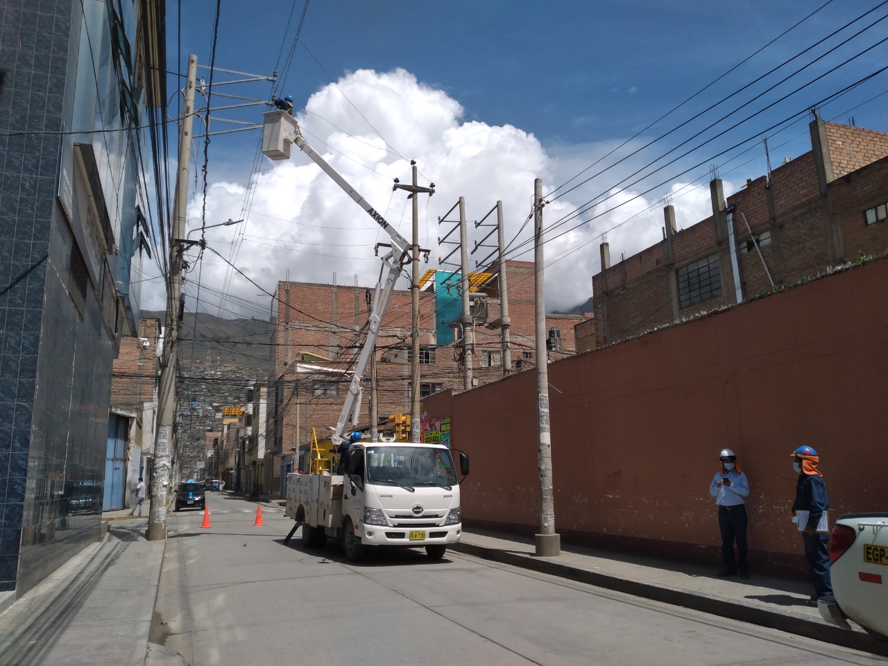 Electrocentro recomienda evitar soltar globos de helio cerca a la red eléctrica en Huánuco