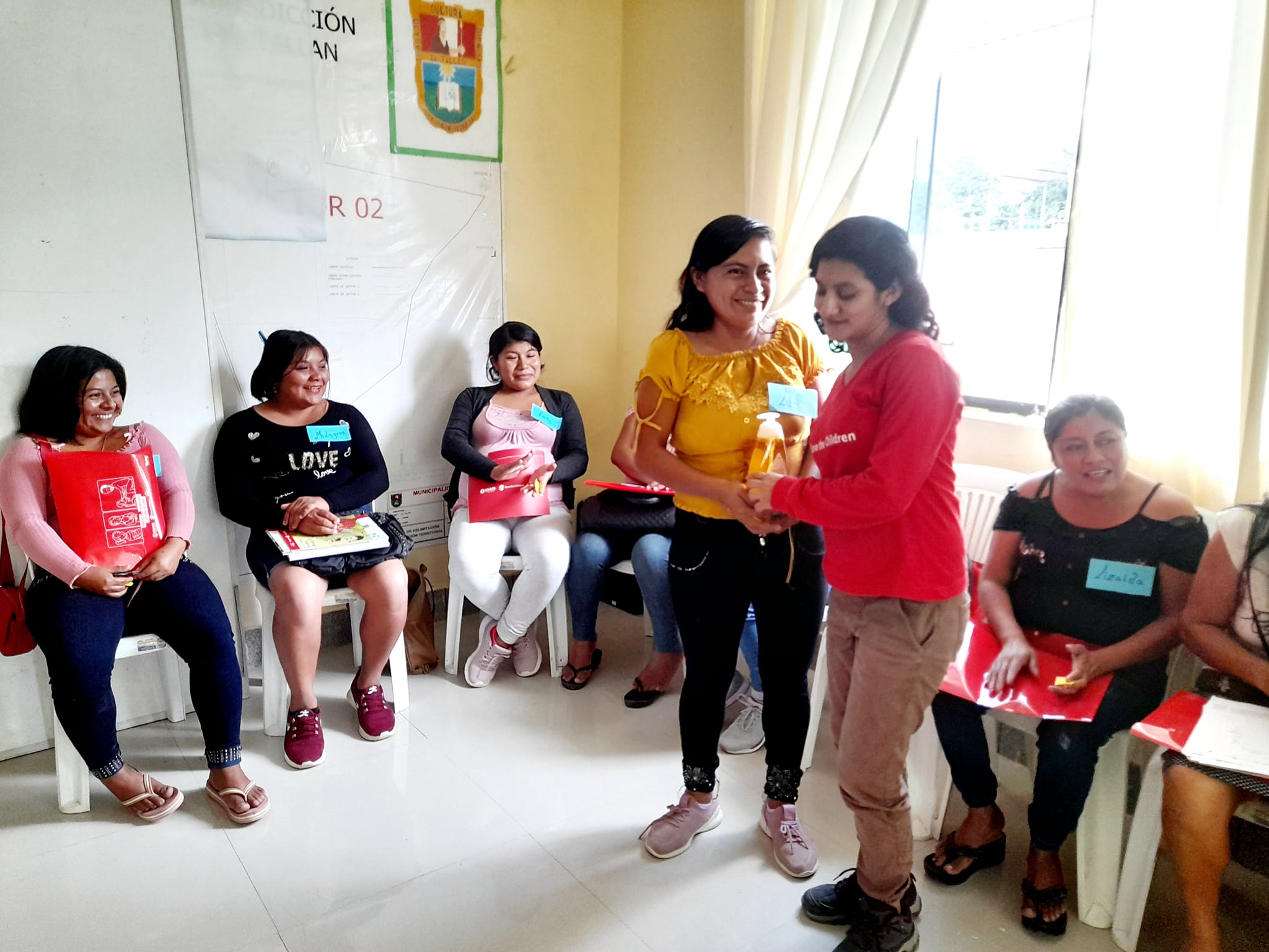 Charla de la Importancia de la Alimentación en Nuestros Niños y Niños; A las Promotoras de Salud y Cuna Mas.