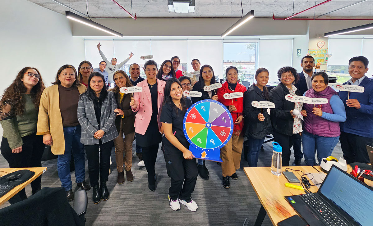 Escuelas Bicentenario fortalece su compromiso con un trabajo transparente e íntegro