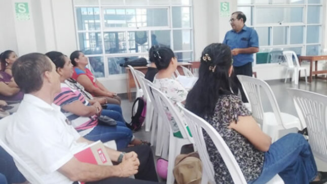 Auxiliares de Educación de Madre de Dios fortalecen sus capacidades mediante taller presencial