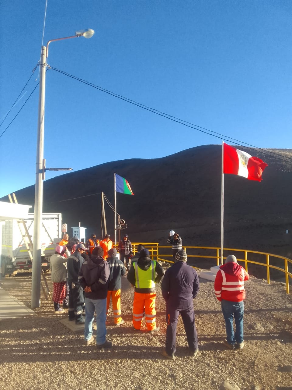Desde los diferentes campamentos a cargo del Proyecto Especial Regional Pasto Grande, se vive el sentimiento de patriotismo y amor al Perú.