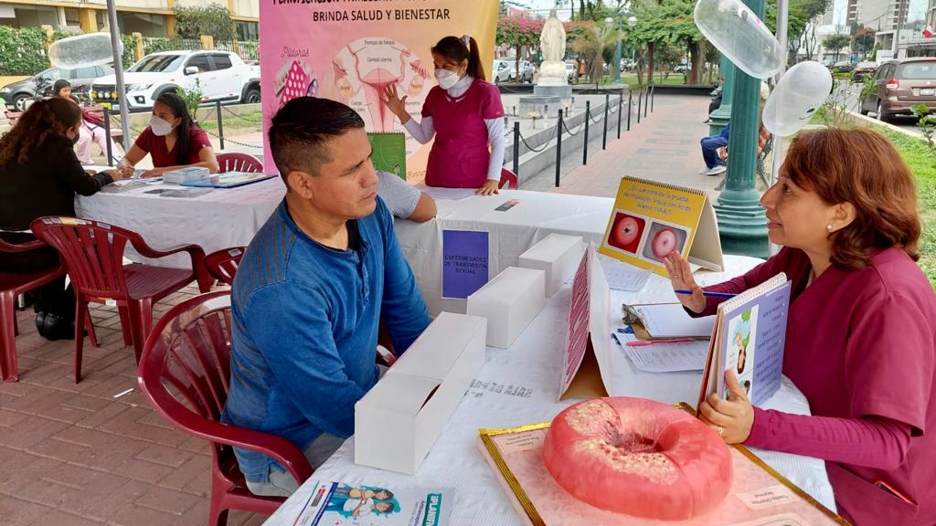 Hospital Santa Rosa realiza feria Informativa sobre planificación familiar y la salud reproductiva-