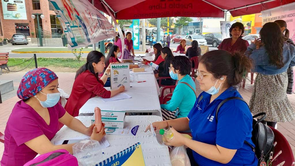 Hospital Santa Rosa realiza feria Informativa sobre planificación familiar y la salud reproductiva-