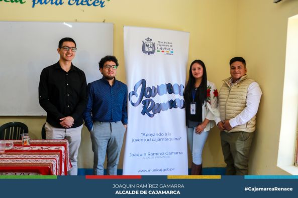La Municipalidad Provincial de Cajamarca, a través de la subgerencia de Participación Vecinal y Registro Civil con la coordinación de Jóvenes Renace y la ONG - Young Peruvian Leaders, se viene impulsando la 𝐈𝐈 𝐅𝐞𝐫𝐢𝐚 𝐝𝐞 𝐄𝐦𝐩𝐫𝐞𝐧𝐝𝐞𝐝𝐨𝐫𝐞𝐬 𝐂𝐚𝐣𝐚𝐦𝐚𝐫𝐪𝐮𝐢𝐧𝐨𝐬, que busca posicionar proyectos de pequeñas y medianas empresas.
✅Esta feria se realizará los días 3 y 4 de agosto en el pasaje De La Cultura, contando con la participación de más de 20 emprendedores cajamarquinos que tendrán la oportunidad de mostrar su arte, cultura y lo mejor de sus trabajos.