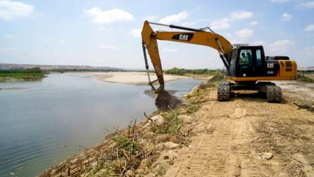 GORE Piura reconstruye dique 1020 que protegerá a más de 14 mil habitantes del Bajo Chira