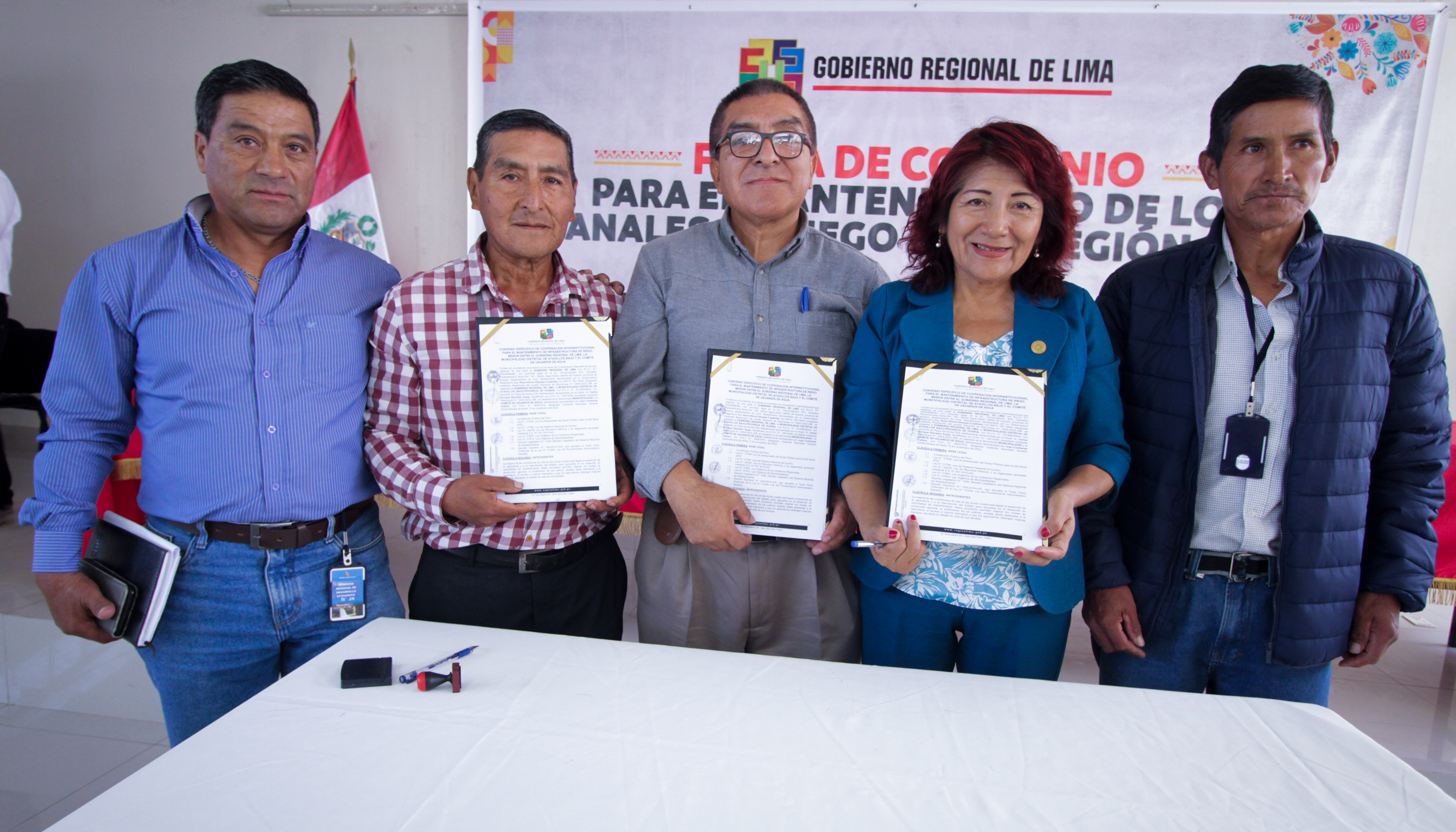 Gore Lima firma convenios para el mantenimiento de canales de riego