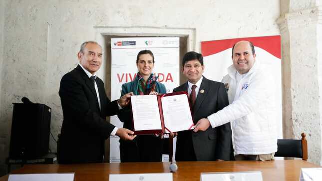 Ministerio de Vivienda y GORE Arequipa acuerdan financiar viviendas Techo Propio con recursos del canon