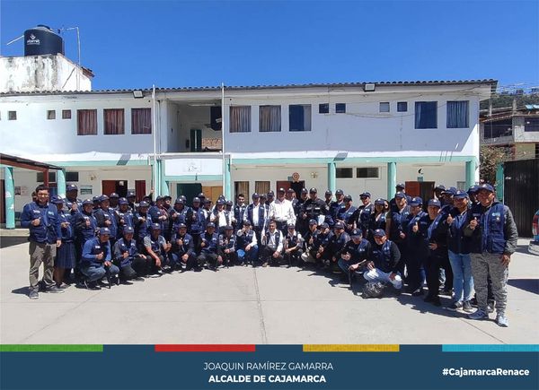 El programa RENACE que pertenece a la gerencia de Seguridad Ciudadana de la Municipalidad Provincial de Cajamarca, realizó una gran labor durante el primer mes de este programa piloto, quienes han venido combatiendo la delincuencia y trabajando de la mano con todas las instituciones para tener una ciudad segura.
✅Cabe señalar que el Programa Renace – Seguridad ciudadana, tiene como objetivo apoyar y mantener una ciudad segura, trabajando bajo un enfoque de prevención de accidentes, acciones de limpieza, seguridad y primeros auxilios.
👉Como política de la actual gestión municipal es seguir trabajando e implementando estrategias de seguridad que permitan una mayor tranquilidad manteniendo una ciudad segura y ordenada.