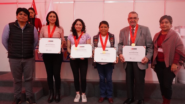 Ministerio de Cultura otorga distinción de Personalidad Meritoria de la Cultura a agentes del libro y la lectura