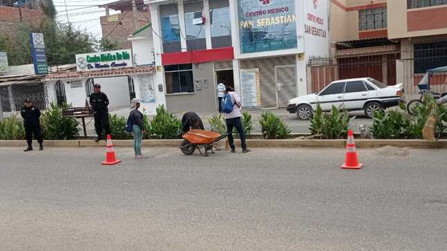Municipalidad Continua Con Limpieza Y Desarenado En La Av. Santa Rosa Y Tangarará