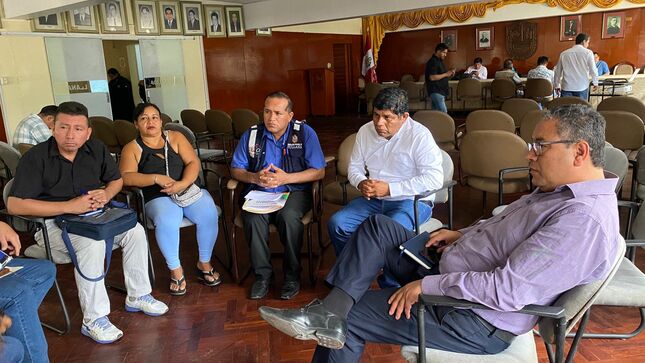 Dirigentes De Sector 2 De J.C. Mariátegui Se Reúnen Con Funcionarios Para Pronta Titulación 