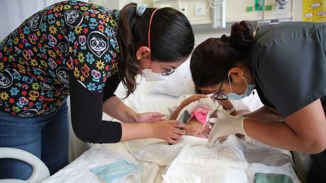 Proeza médica: médicos del Heves salvan la vida de niña de 7 años que fue diagnosticada con peritonitis grave