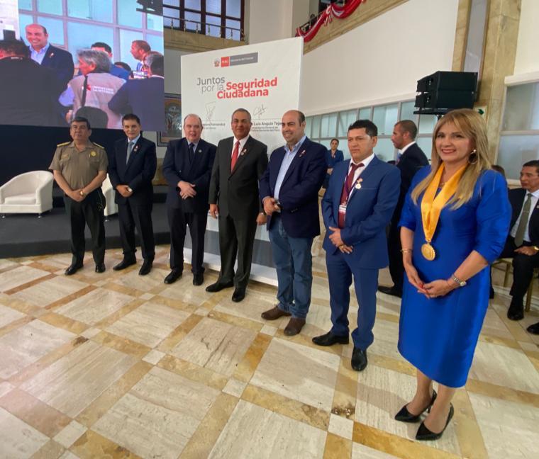 San Isidro firma pacto por la seguridad